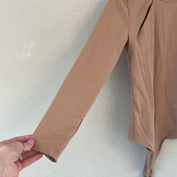 Abercrombie and Fitch Soft AF Collection Long Sleeve Cut Out Body Suit Medium - Picture 6 of 13